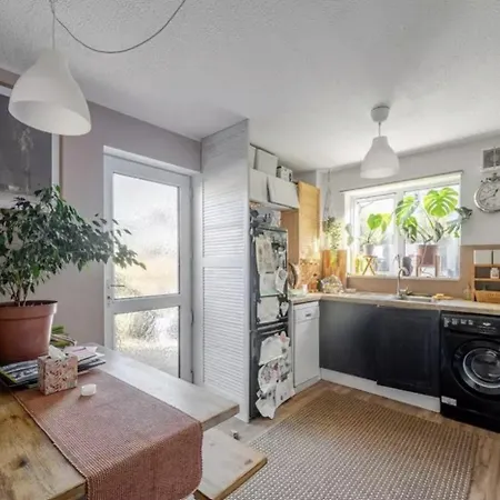 Oasis - Groups - 5br - Neighborhood *
